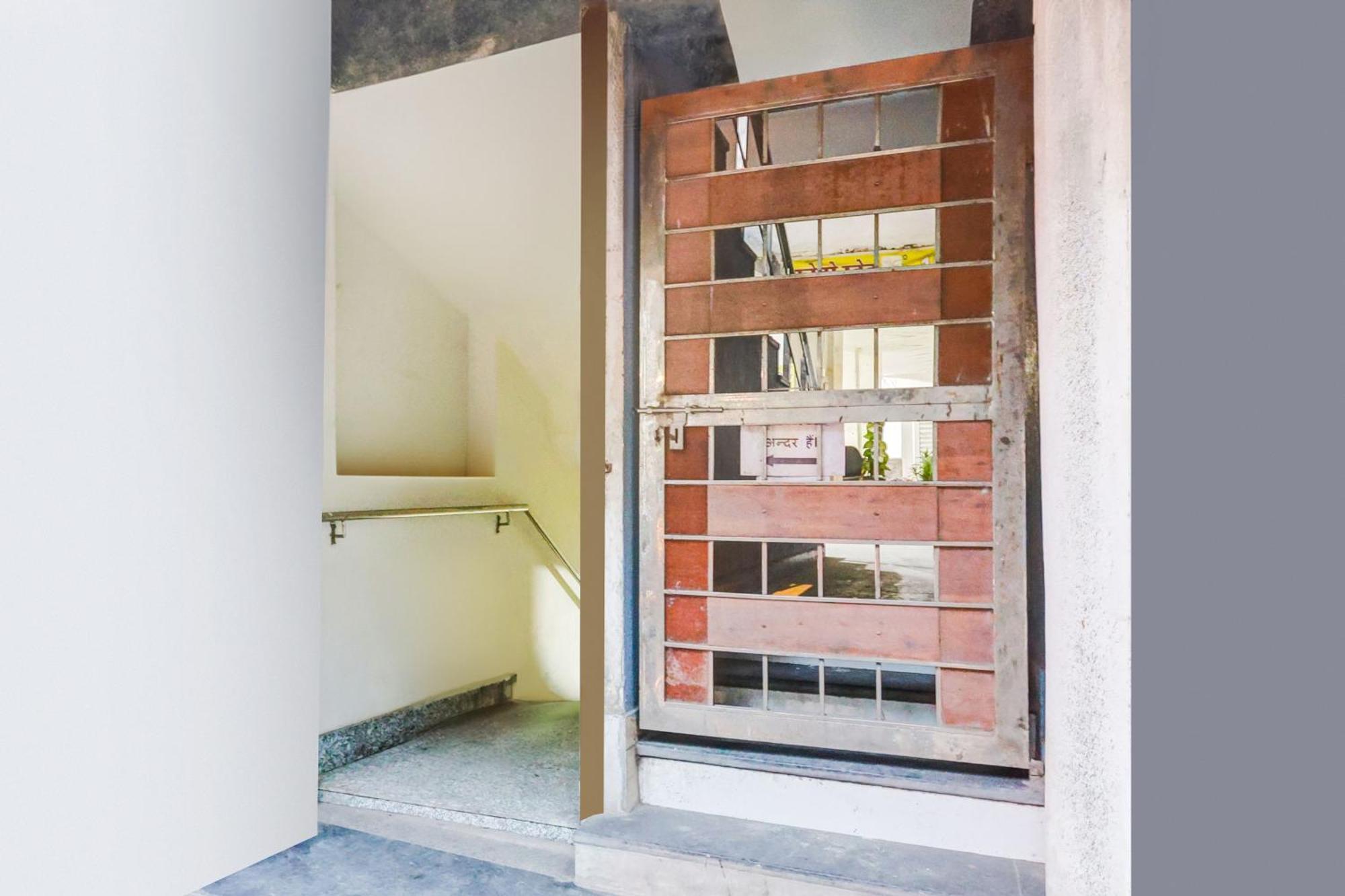 Hotel O Hari Nagar Ashram Nueva Delhi Exterior foto